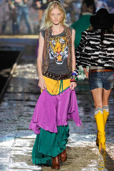 Look 29